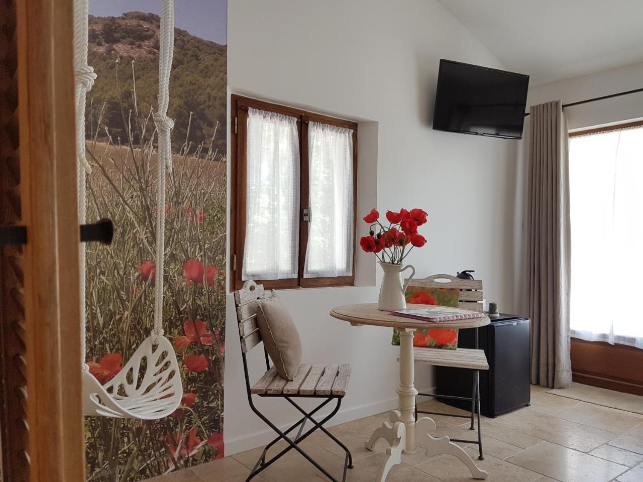 Les Mazets Du Luberon Bed & Breakfast Puget Ngoại thất bức ảnh